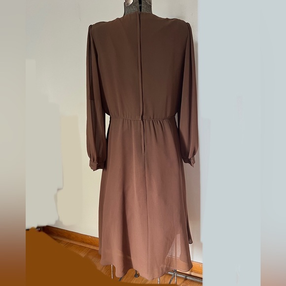 Vintage Hollywood regency Lilli Diamond brown and lace dress with sheer sleeves. - Picture 11 of 15